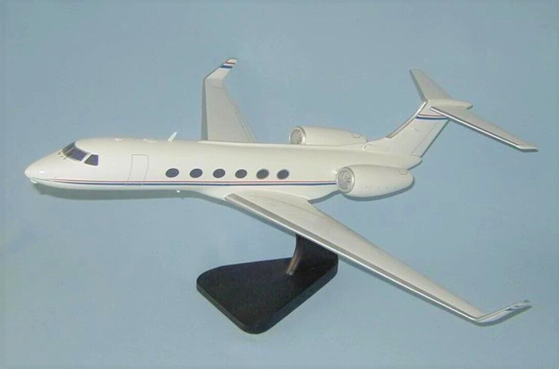 Gulfstream Aerospace V GV Business Jet Desk Top Display Model 1/48 SC Airplane