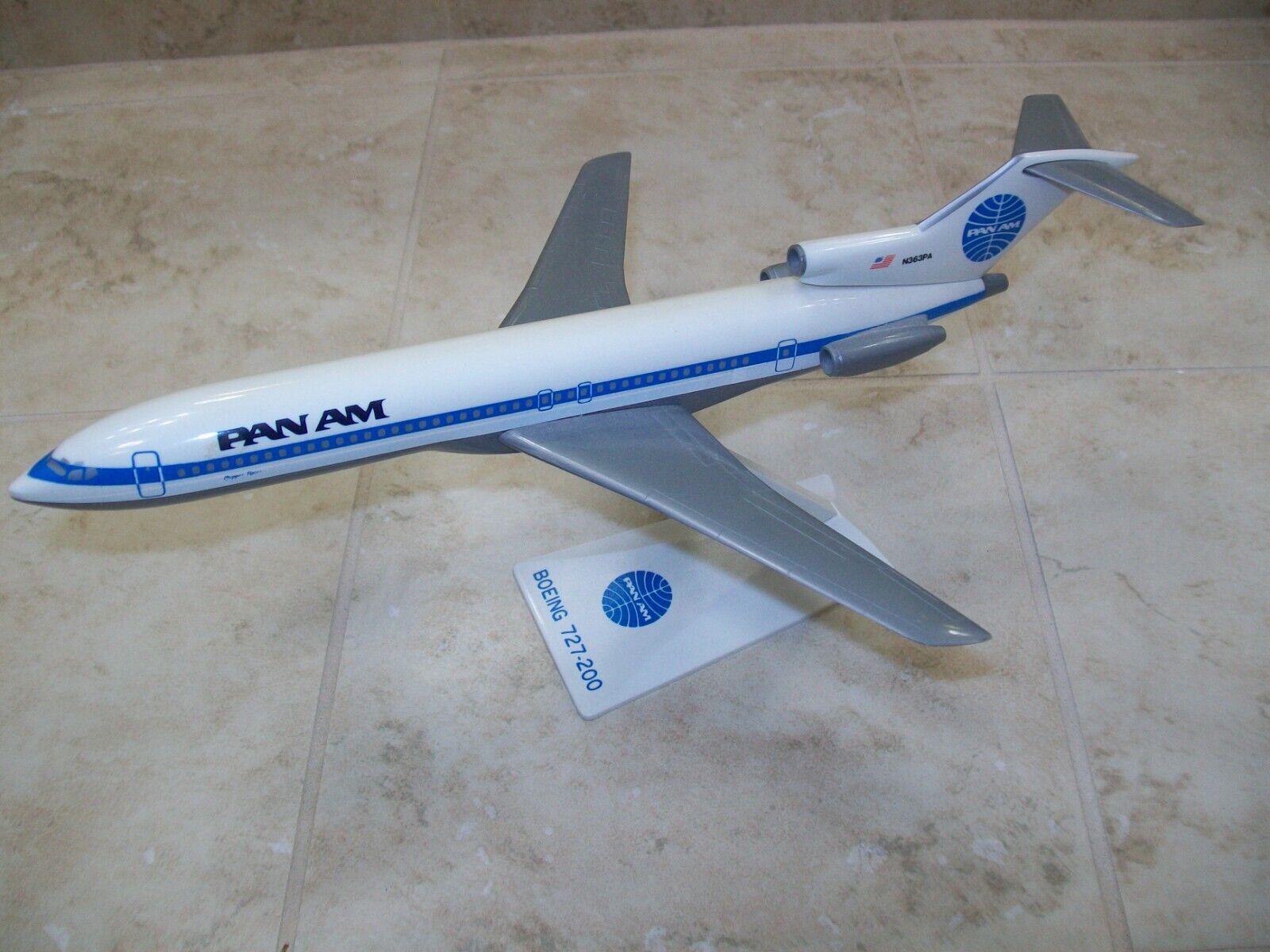 Flight Miniatures Pan Am 727-200 model very rare N363PA