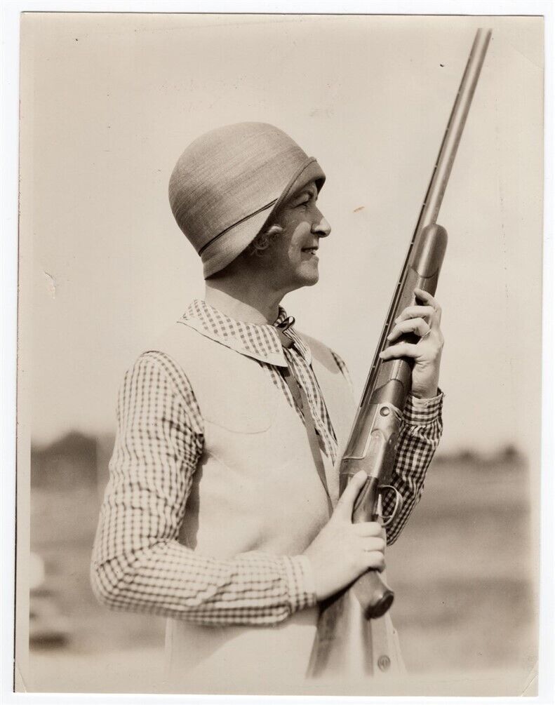 1930 Mrs Buchanan of Denver at Del Monte Gun Club California Trapshoot Photo