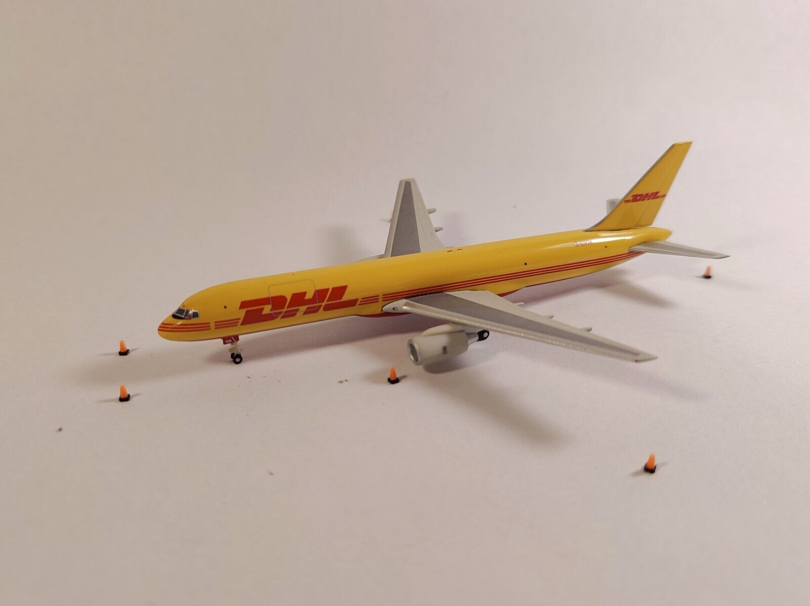40x Orange AIRPORT TRAFFIC CONES Aircraft GSE Vehicle Model 1:400 Scale Diorama