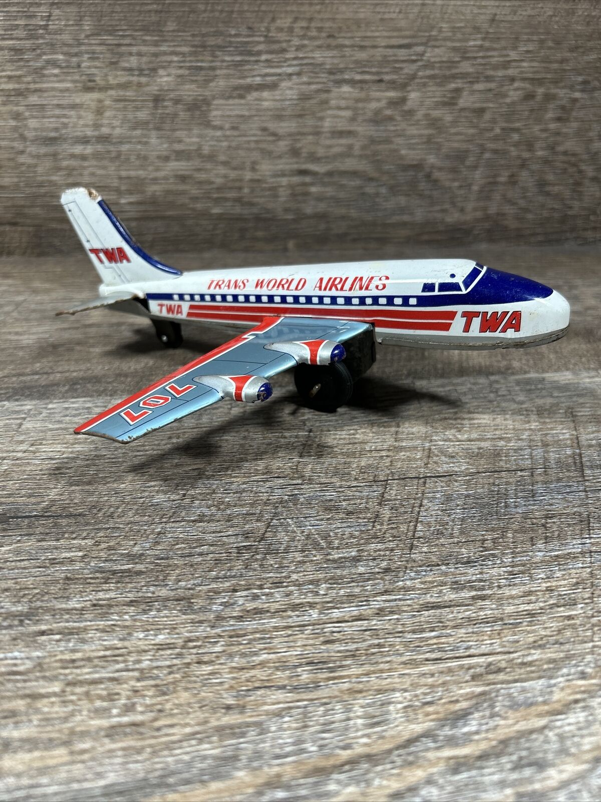 VINTAGE TWA TIN AIRLINE TOY JET AIRPLANE (7 Inch’s Long)