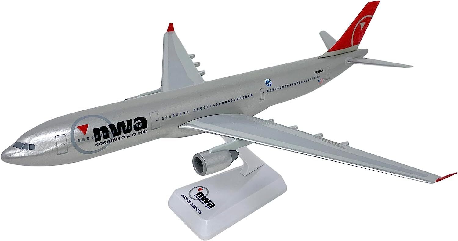 Flight Miniatures Northwest Airlines Airbus A330-300 Desk 1/200 Model Airplane