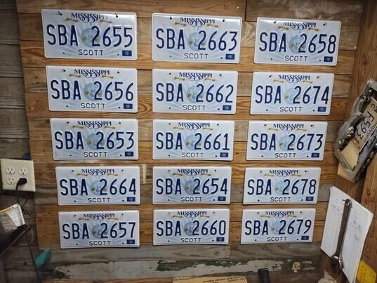 2018 Mississippi expired lot of (50) guitars Craft License plates SBA 2655