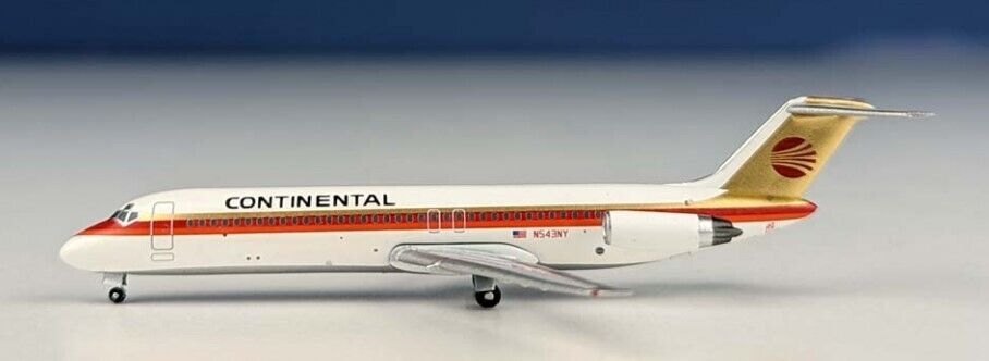 Aeroclassics AC411142 Continental Airlines DC-9-30 N543NY Diecast 1/400 Model