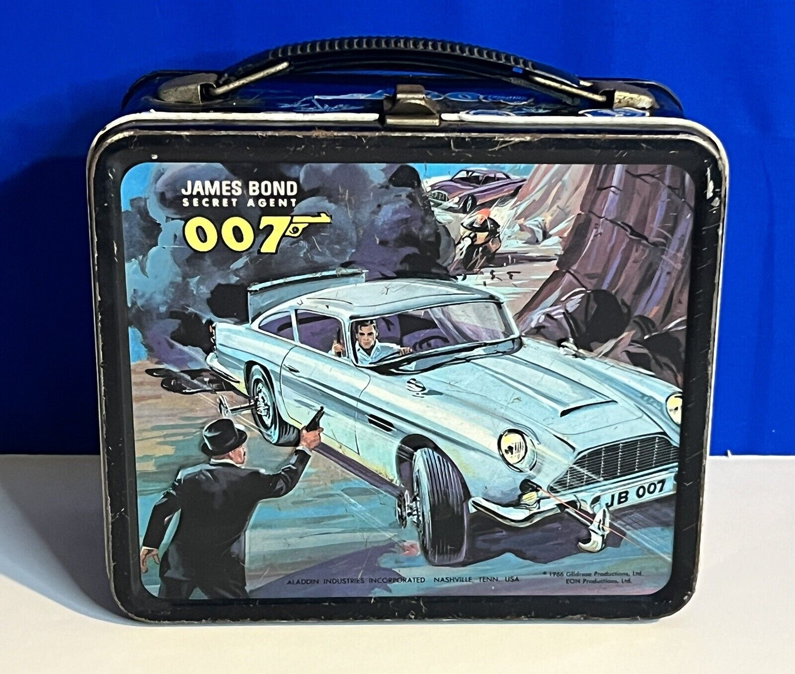 1966  VINTAGE JAMES BOND 007   Goldfinger Metal Lunch Box     NO THERMOS