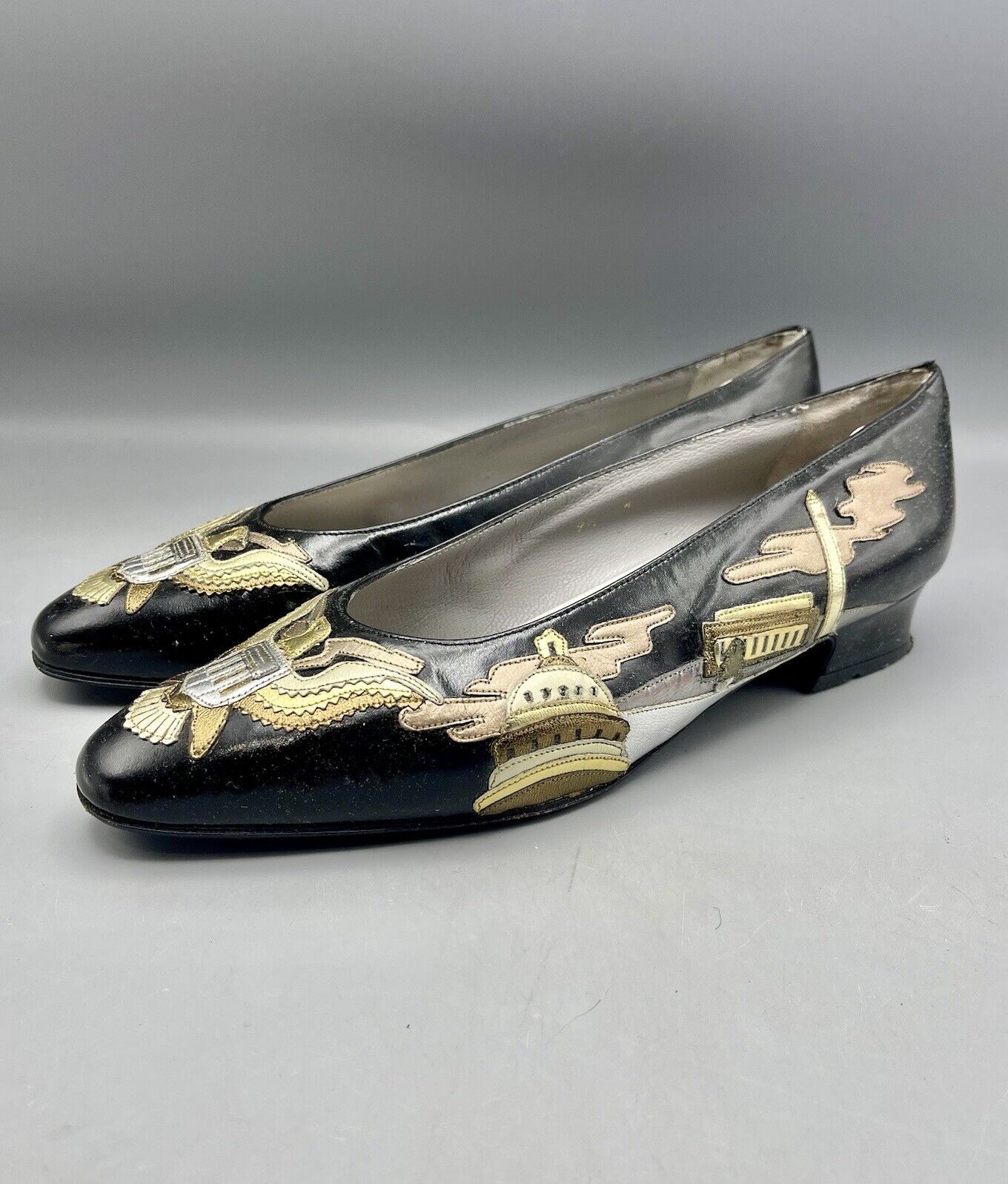 Vintage Margaret Jerrold Washington D.C. Pumps Shoes Sz. 9.5 Presidential Seal