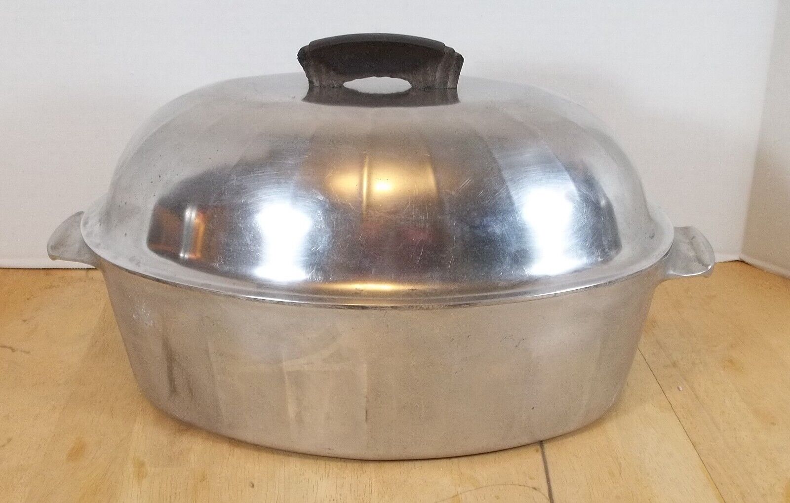 Vintage Household Institute Aluminum Roasting Pan With Self Basting Lid