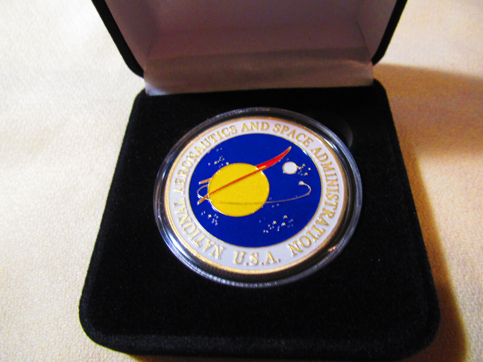 NATIONAL AERONAUTICS & SPACE ADMINISTRATION 'NASA' Challenge Coin w/ Gift Box