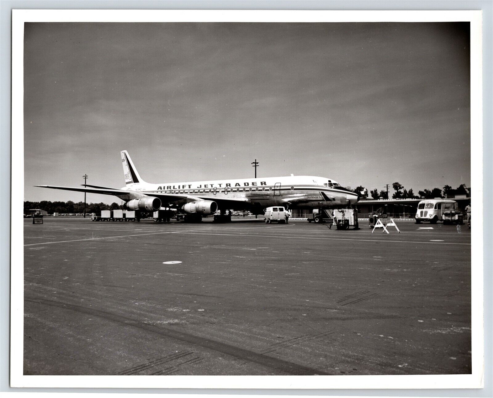 Aviation Airplane Airlift Jet Trader US Mail DC-8F 8x10 B&W Photo C5