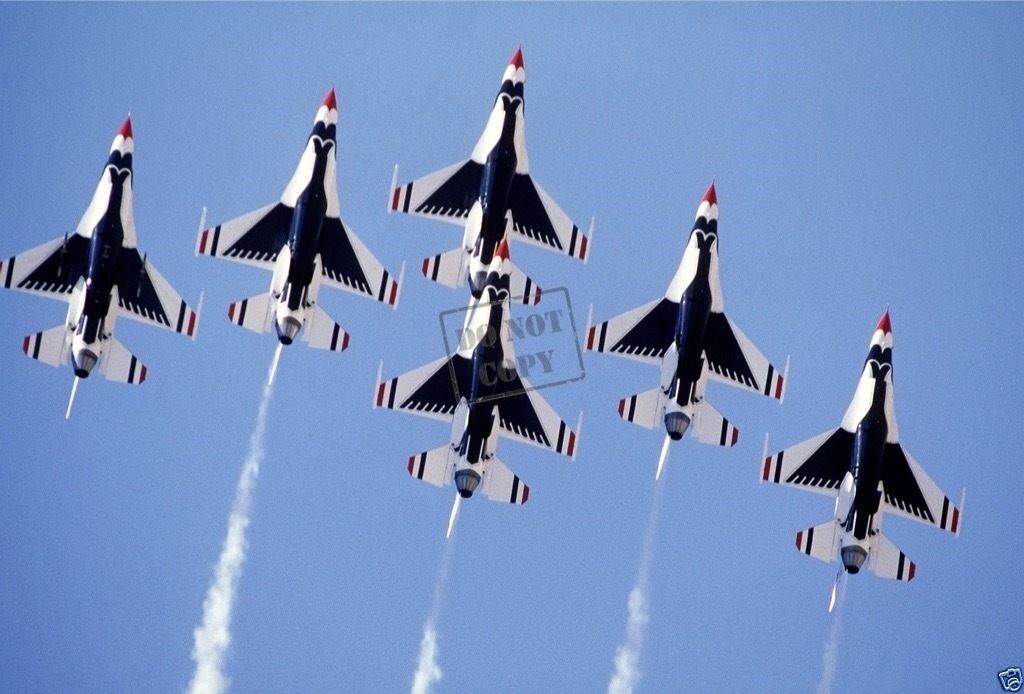 US AIR FORCE F-16 Fighting Falcon aircraft of the USAF Thunderbirds 8X12 PHOTO