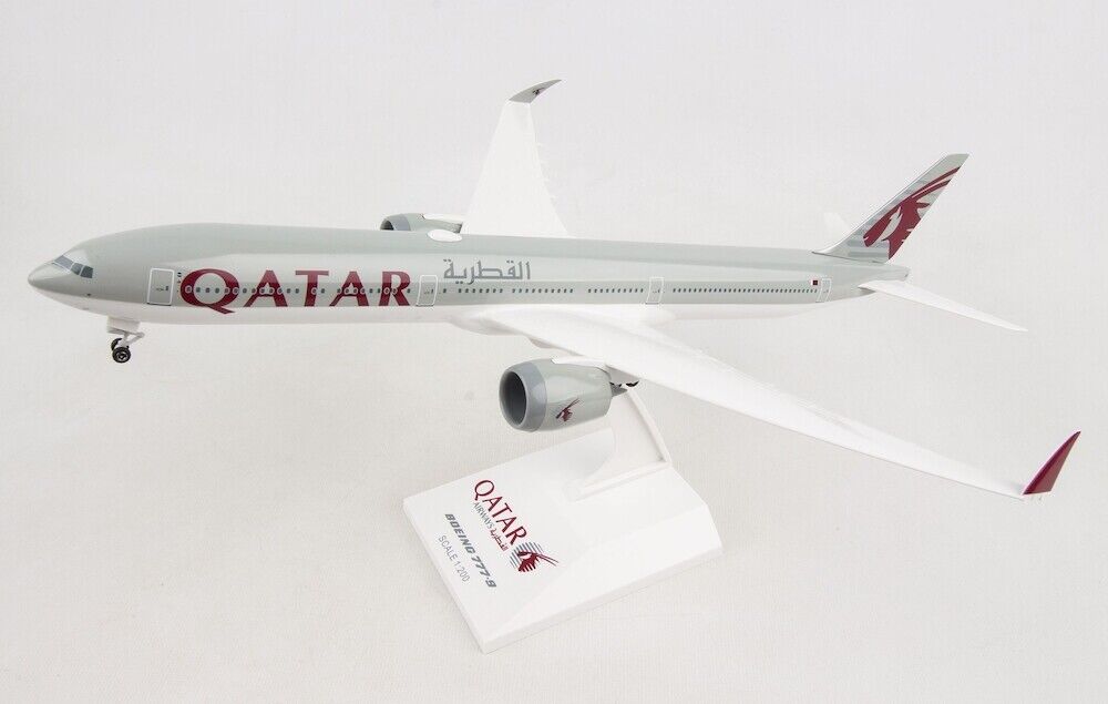 Skymarks SKR1014 Qatar Airways Boeing 777-9 Desk Display 1/200 Model AV Airplane