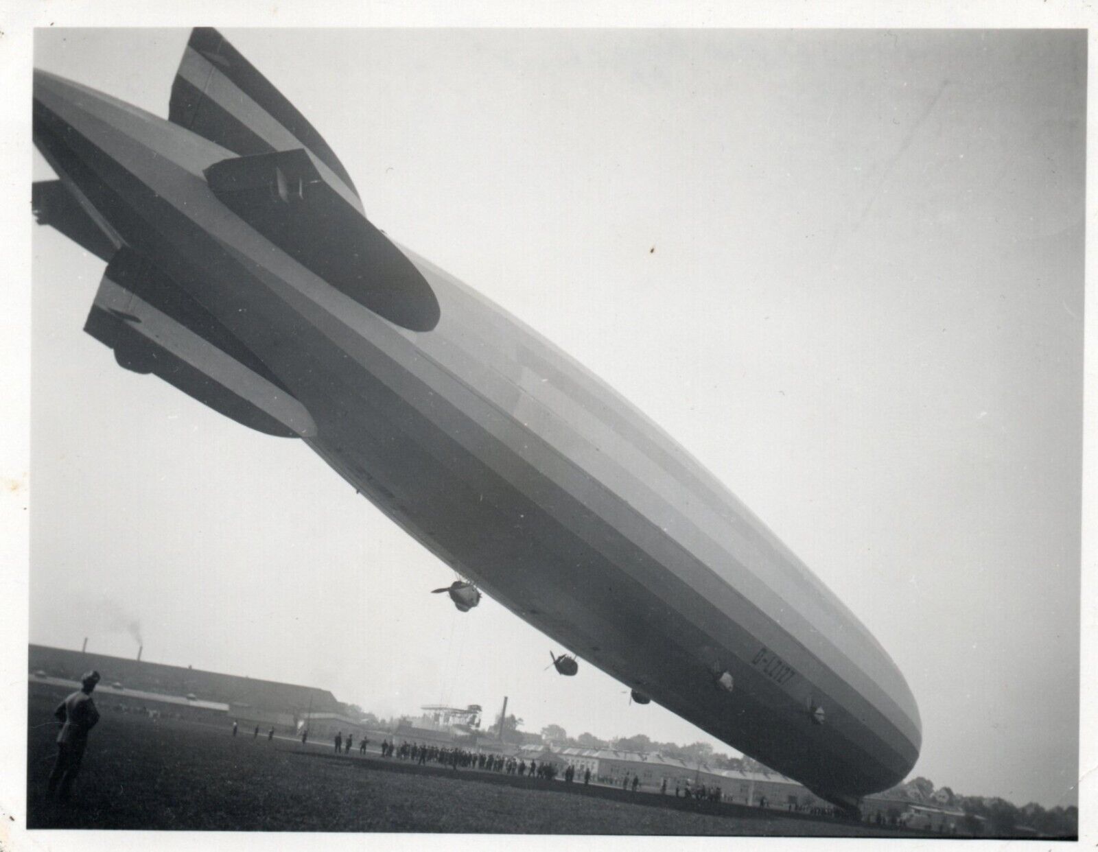 GERMAN LZ 127 Graf Zeppelin LANDING TOP RARE ORIGINAL PHOTO