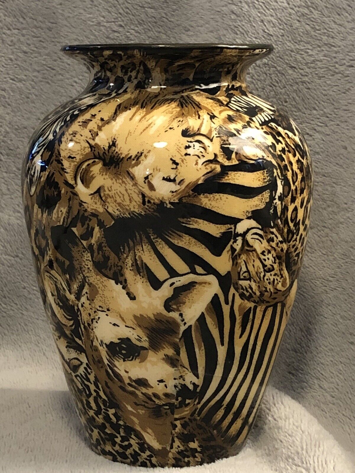 La Vie Handcrafted African Animal Safari Decoupage Porcelain Vase 6 1/2 inches