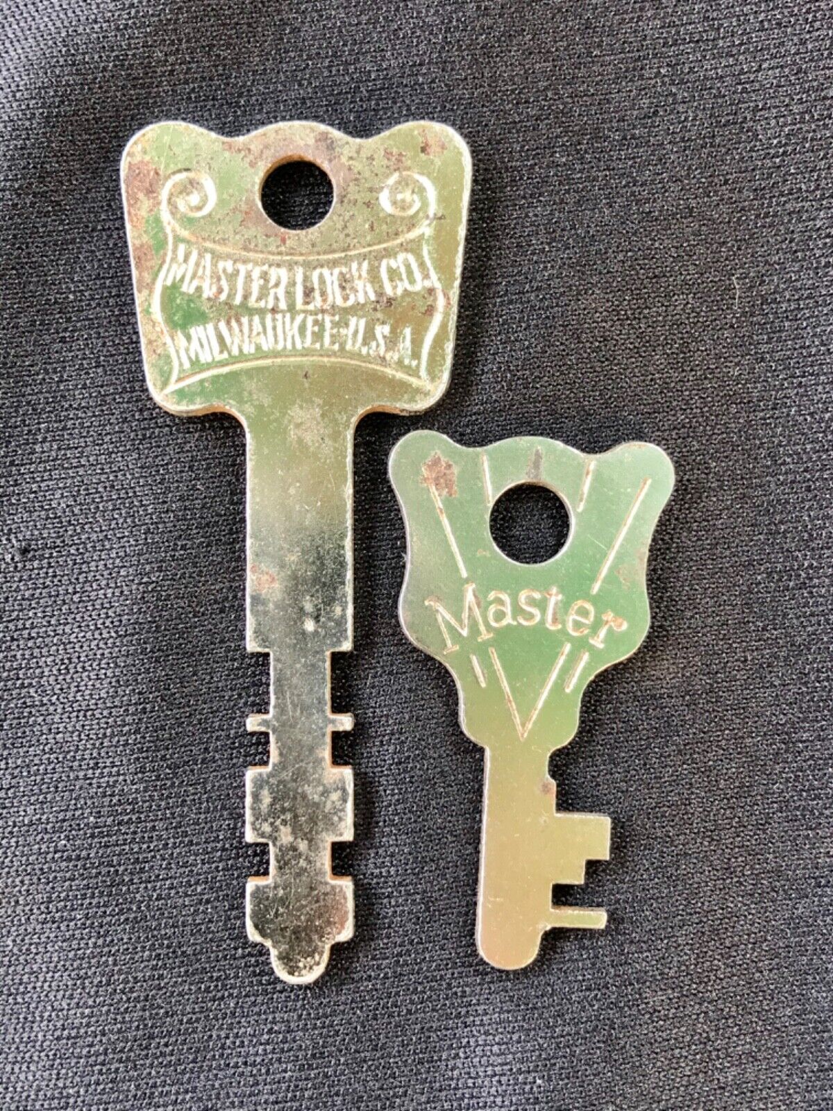 Lot Of 2 Vintage Antique Master Lock Co Keys, Flat Skeleton, Original (Group 2)