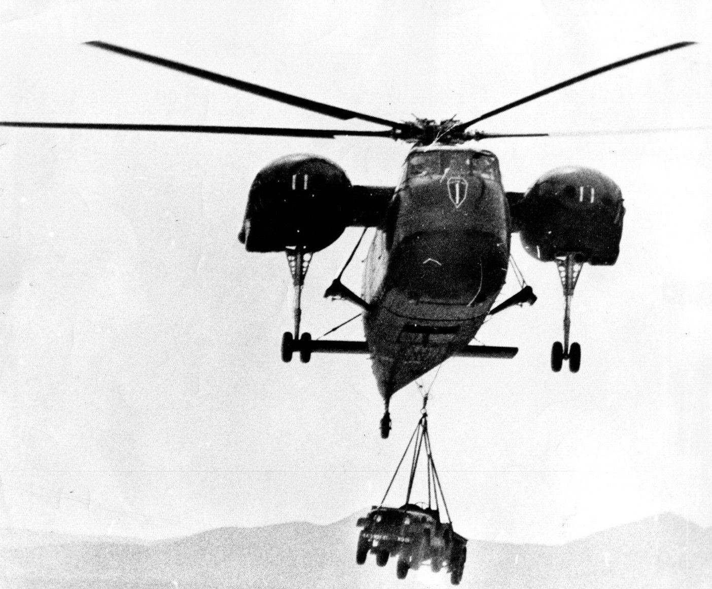 Vietnam Era Army Photo Sikorsky CH-37 Mohave Helicopter Transporting Jeep 8\