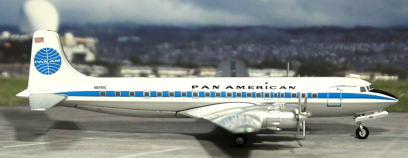 Hobby Master Douglas DC-6B Pan American World Airways 1:200 Scale EXTREMELY RARE