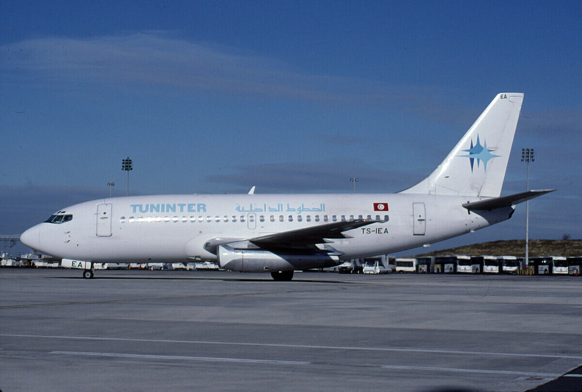 TUNINTER, Boeing 737, TS-IEA, in 2000, aircraft slide