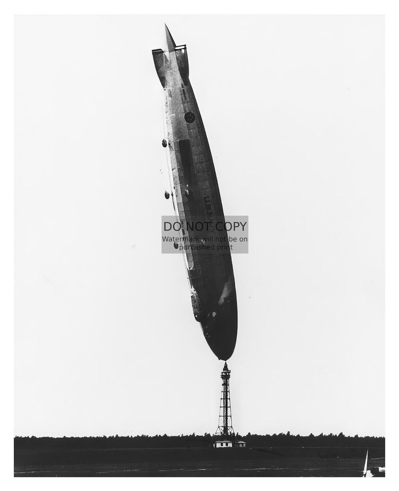 USS LOS ANGELES RIGID AIRSHIP ZR-3 FLYING VERTICAL PUSHED BY WIND 8X10 PHOTO