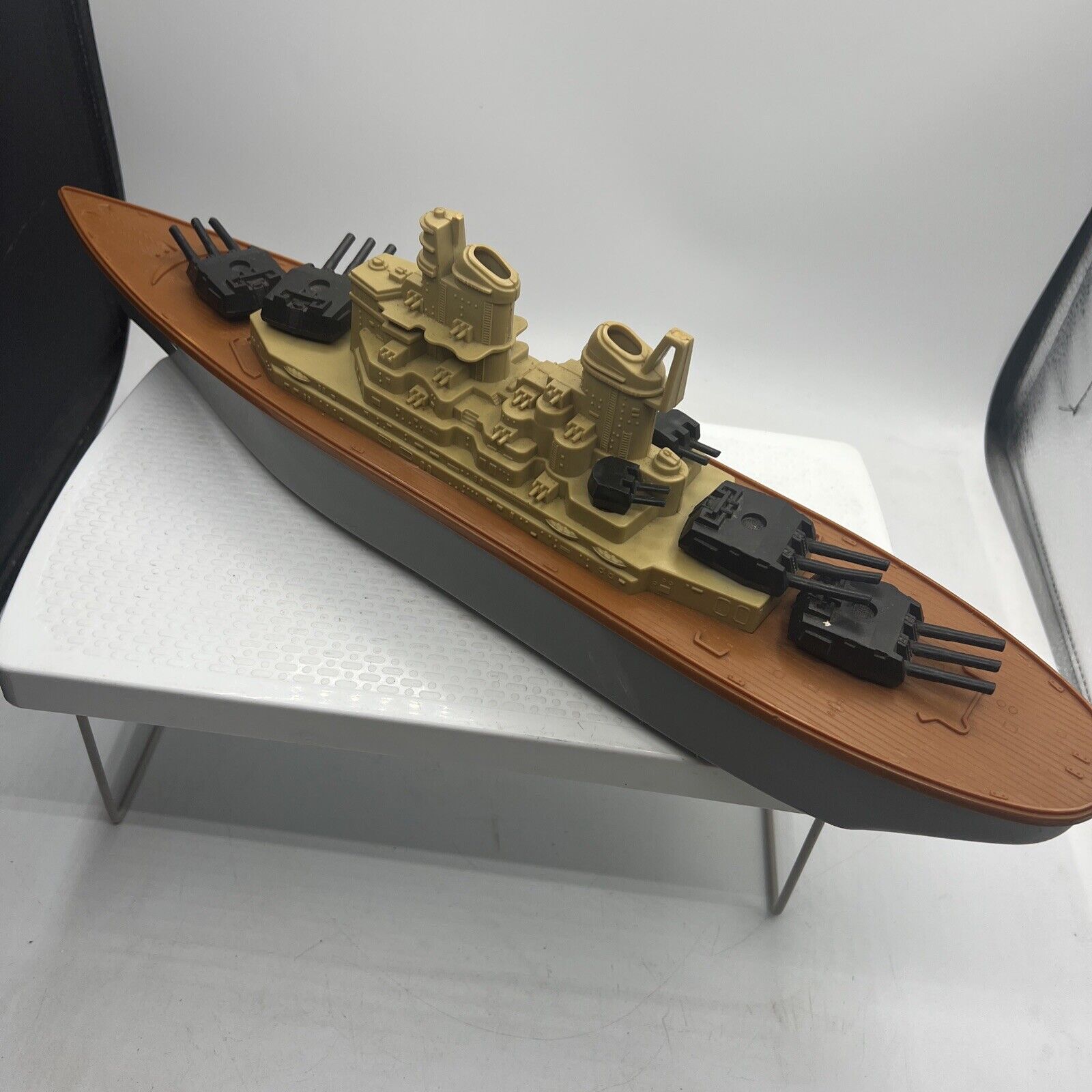 Vintage Strombecker 1980s U.S.S. New Jersey Battleship 5250 Model Ship Boat Toy