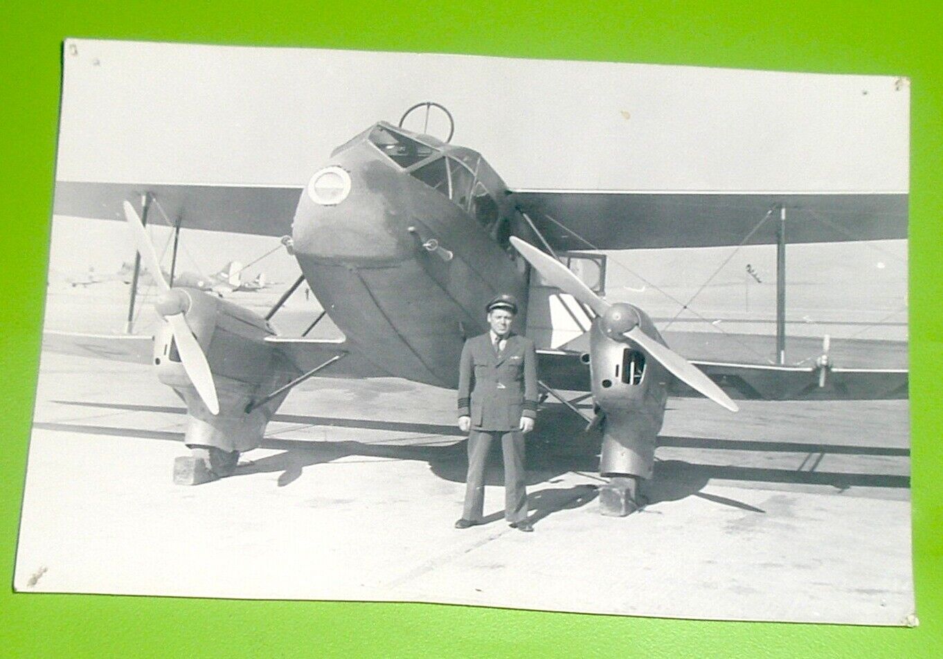 Vintage Photo PLANE AIRPLANE MILITARY MAN IN UNIFORM PILOT