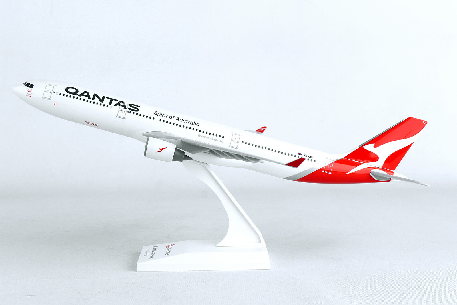 SkyMarks Qantas Airways (Australia) Airbus A330-300 SKR928 1/200 Reg# VH-QPJ