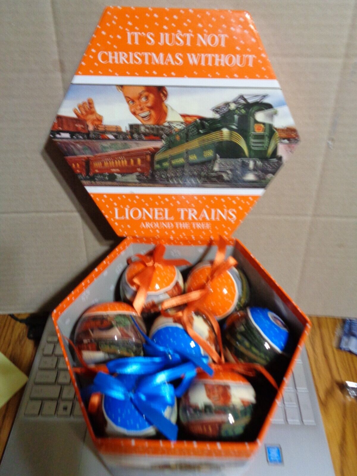 Lionel Train Christmas Ornaments 2013 Around the Tree Gift Box of 14