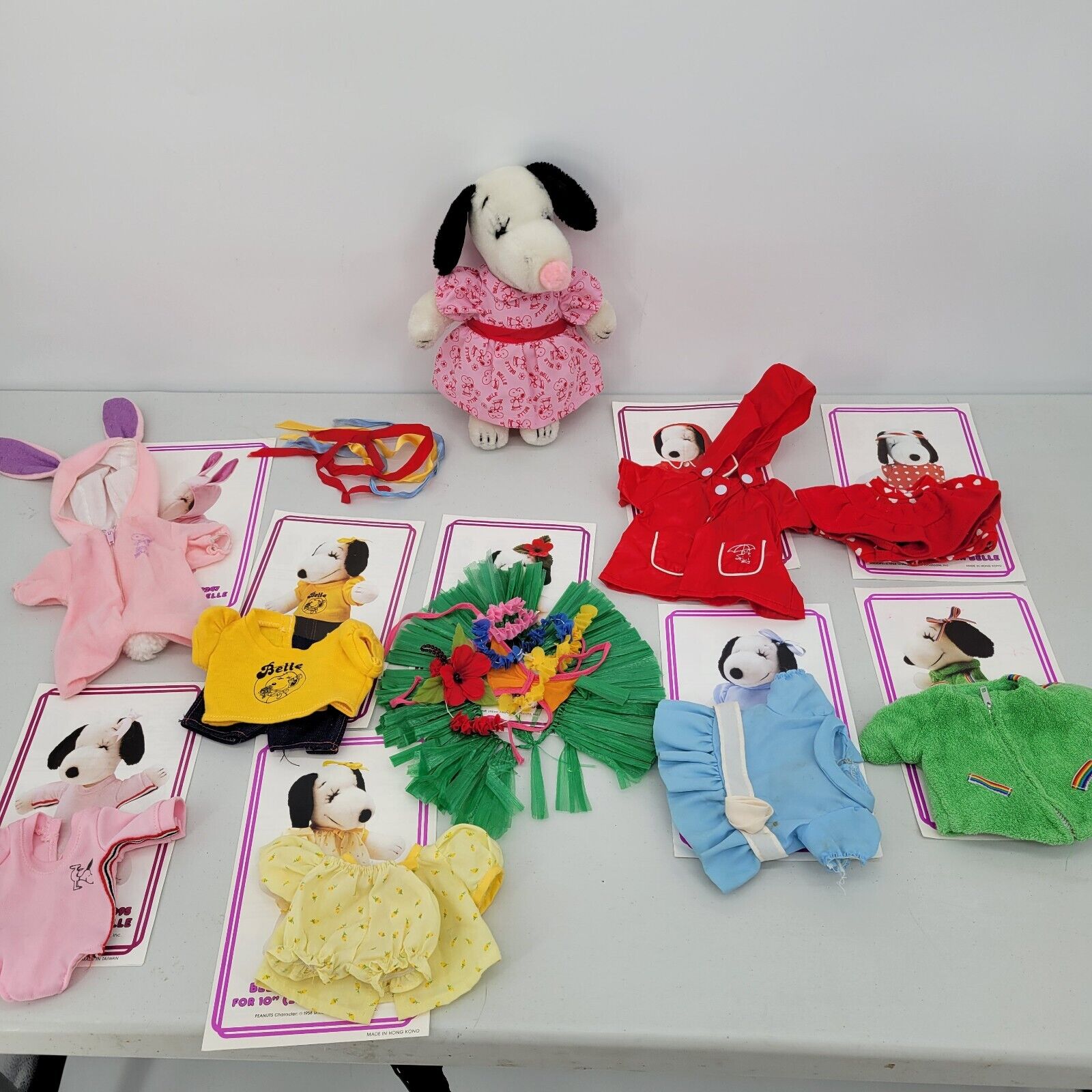 Vintage LOT Belle Snoopy Plush 10” 1968 + 10 Outfits Clothes Pamphlets Booklet