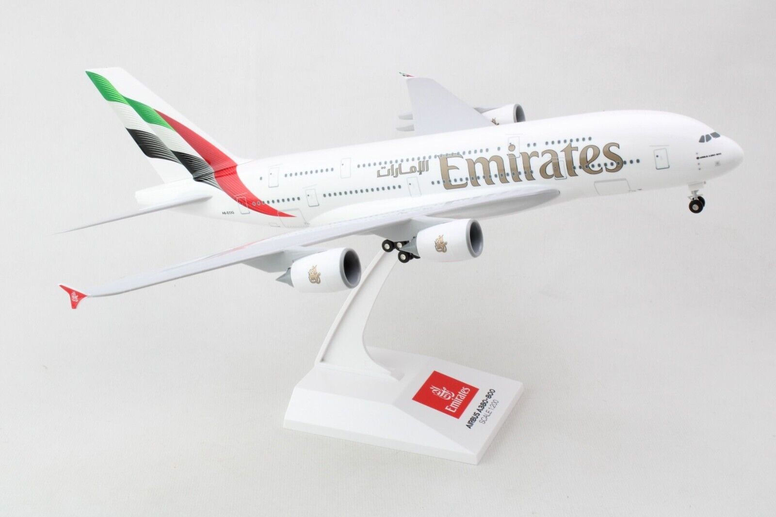 Skymarks SKR1135 Emirates Airbus A380-800 New Hue Desk Top Model 1/200 Airplane