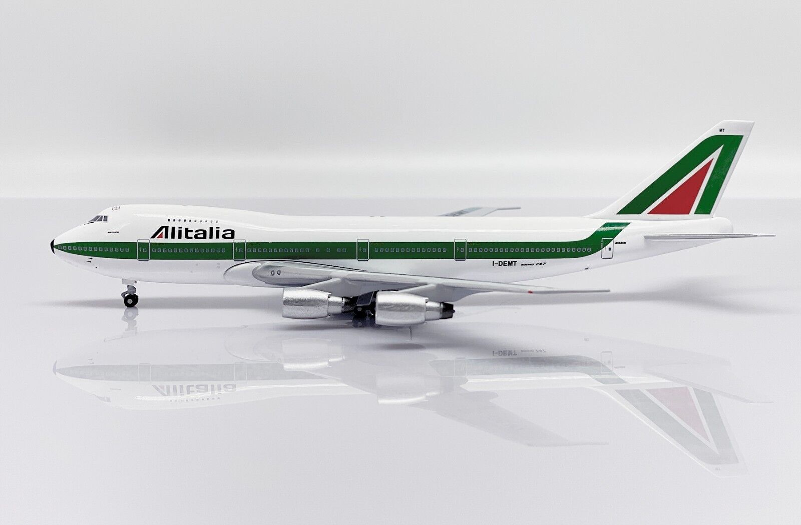 Alitalia B747-200B(M) Reg: I-DEMT Scale 1:400 Aeroclassics Diecast FYRS74703 (E)