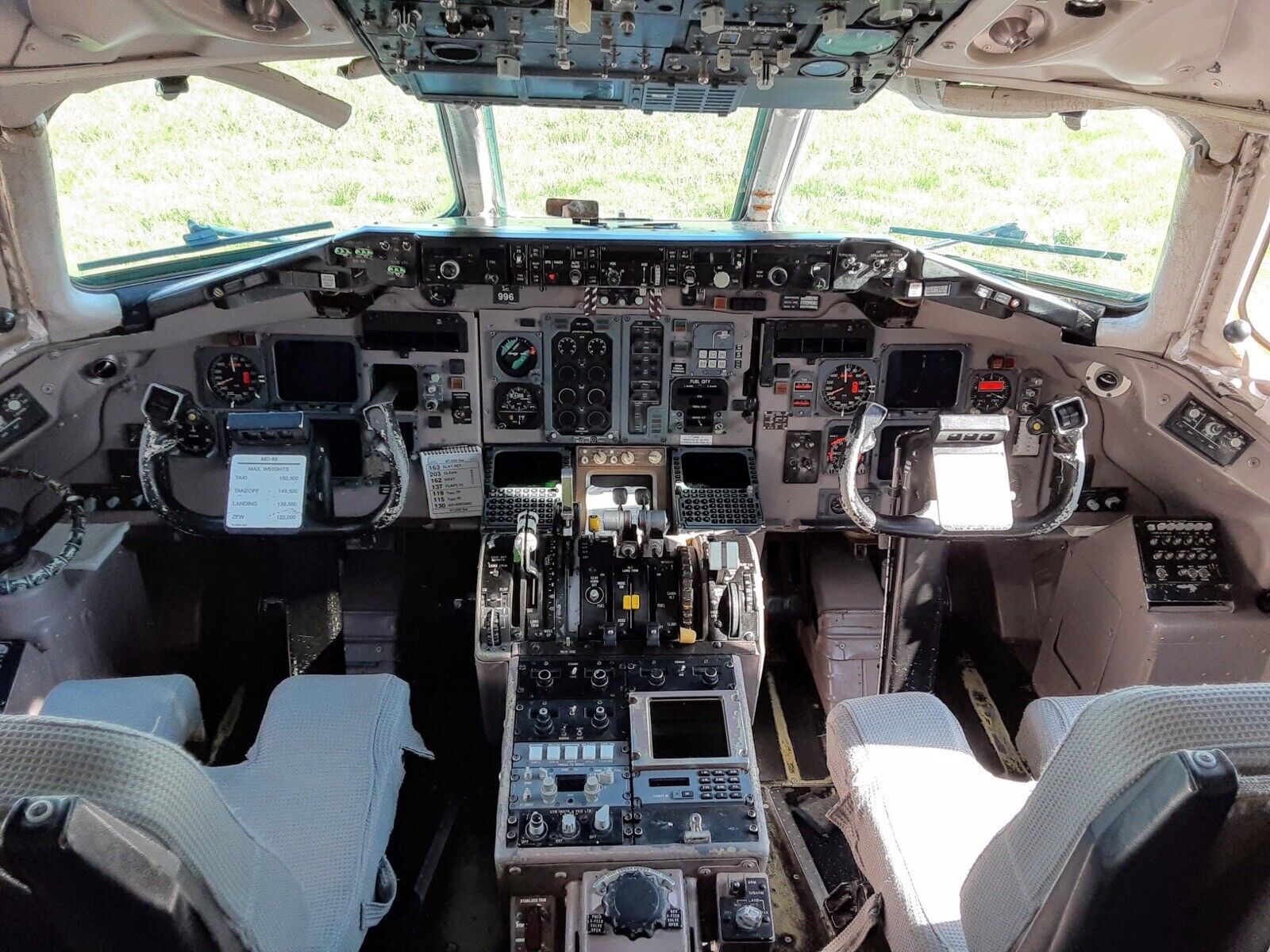 Original MD88 or MD90 aircraft complete cockpit/ Flight Deck