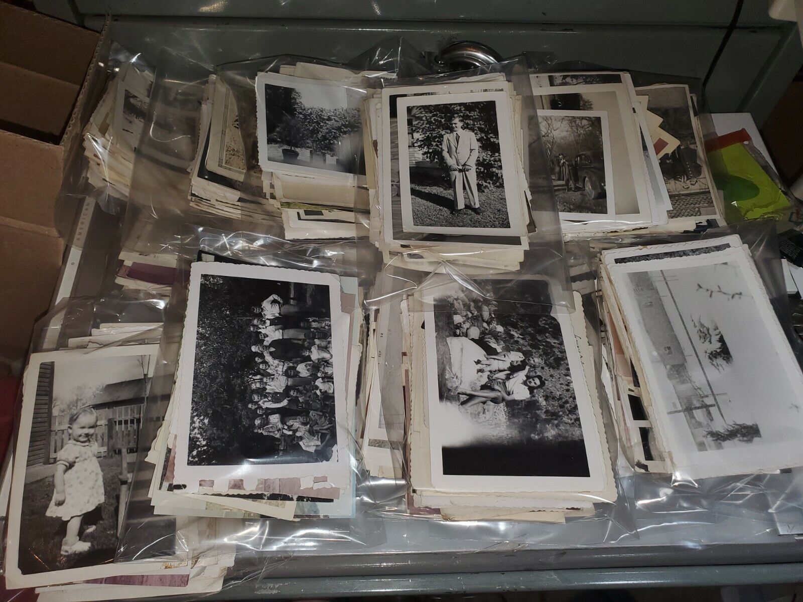 LOT OF 100 ORIGINAL RANDOM FOUND OLD PHOTOS MOSTLY B&W VINTAGE SNAPSHAPSHOTS 