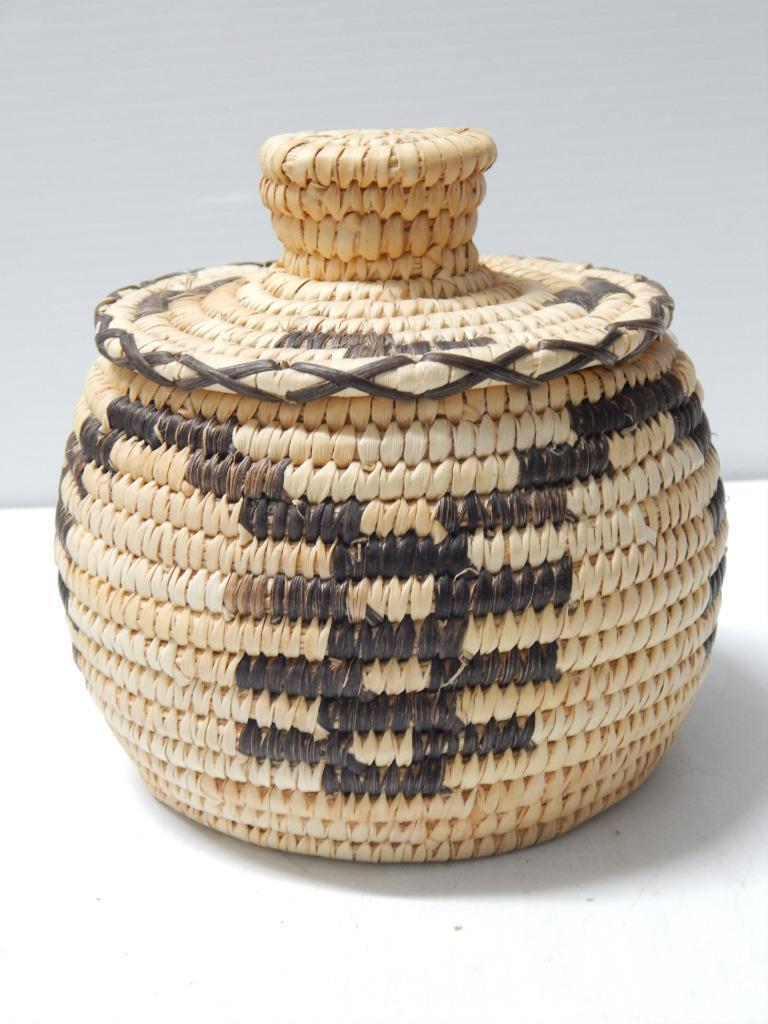 VINTAGE PAPAGO INDIAN LIDDED BASKET - VERY GRAPHIC  DSGN + MINT by IRENE ANTONE