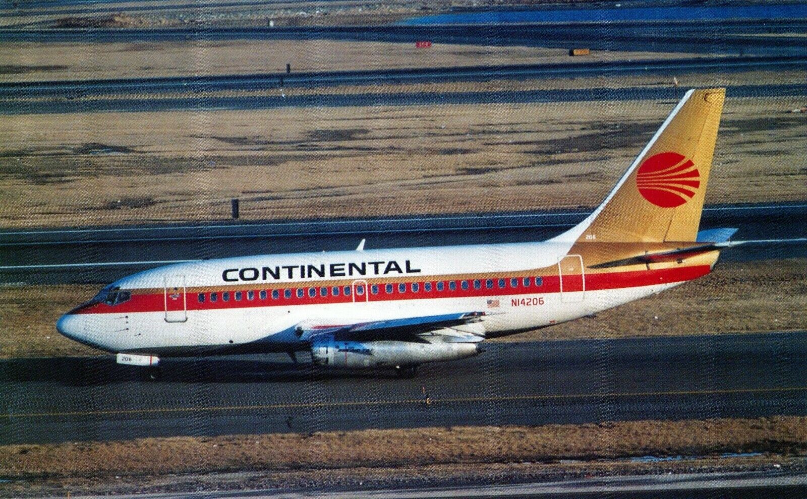 CONTINENTAL AIRLINES B-737-100  AIRPORT / AIRCRAFT / AIRPLANE   N14206 /  UNITED