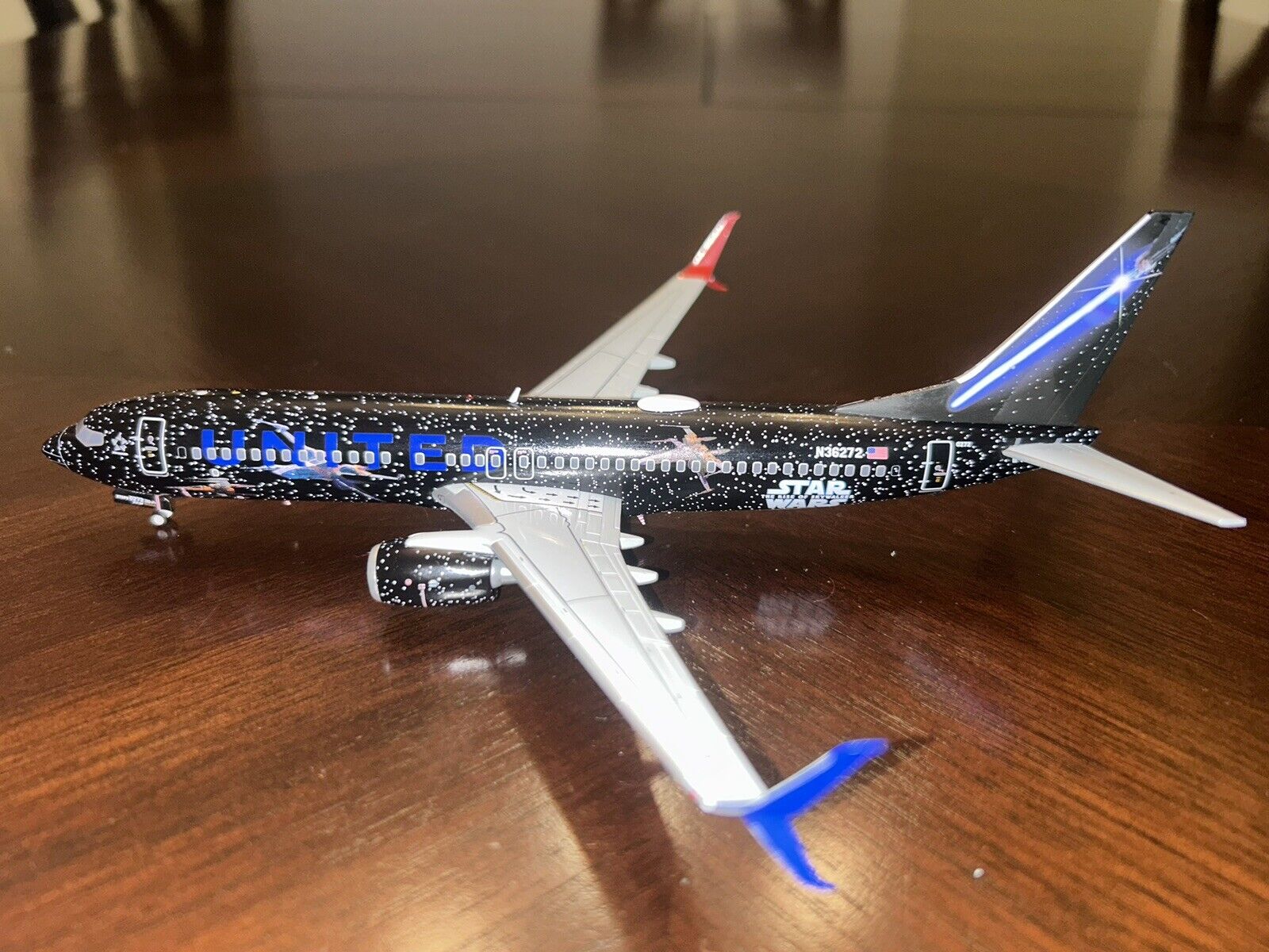 JC Wings JC2UAL0284 United Airlines B737-800 N36272 Star Wars Livery 1:200 Scale