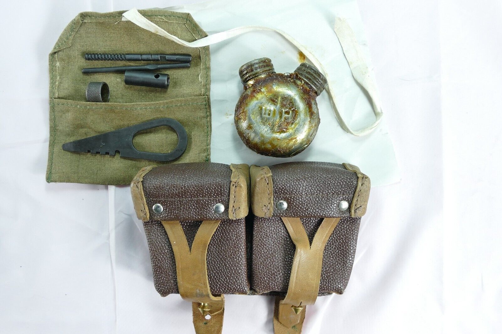 Original Russian Mosin Nagant 91/30 accessory Kit Ammo Pouch, Oiler & Tools NOS