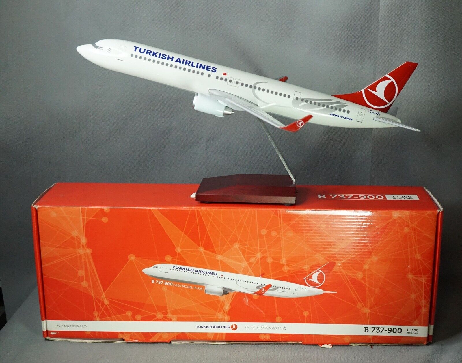 VTG Pacmin Turkish Airlines Boeing 737-900 Desk Model Airplane Plane  1/100 Box