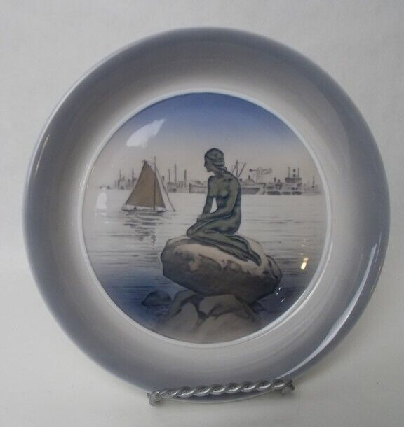 Royal Copenhagen Bowl Little Mermaid Wintertime Landelinie Porcelain LV 3643 EUC