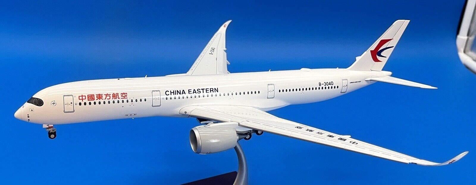 JC Wings China Eastern Airbus A350   1:200