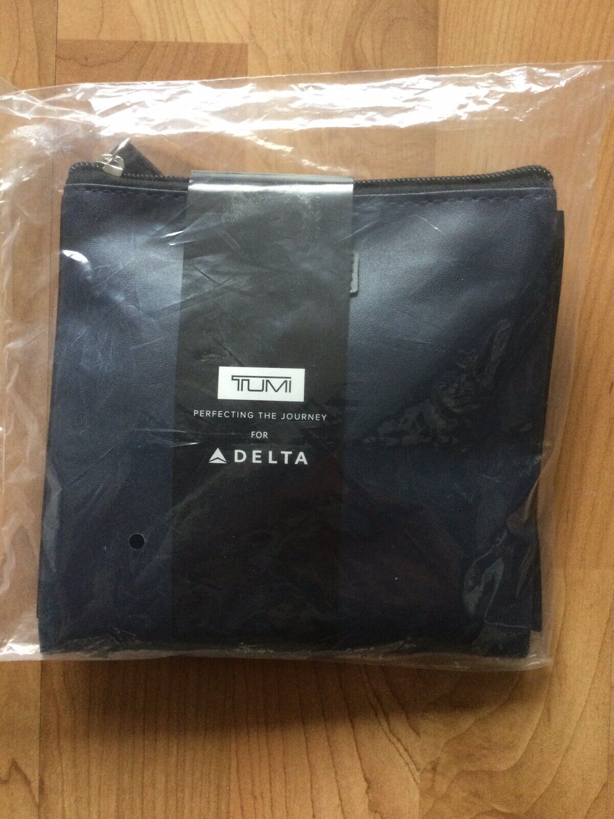 Delta Premium Select Soft Case Amenity Kits TUMI Never Opened Unused
