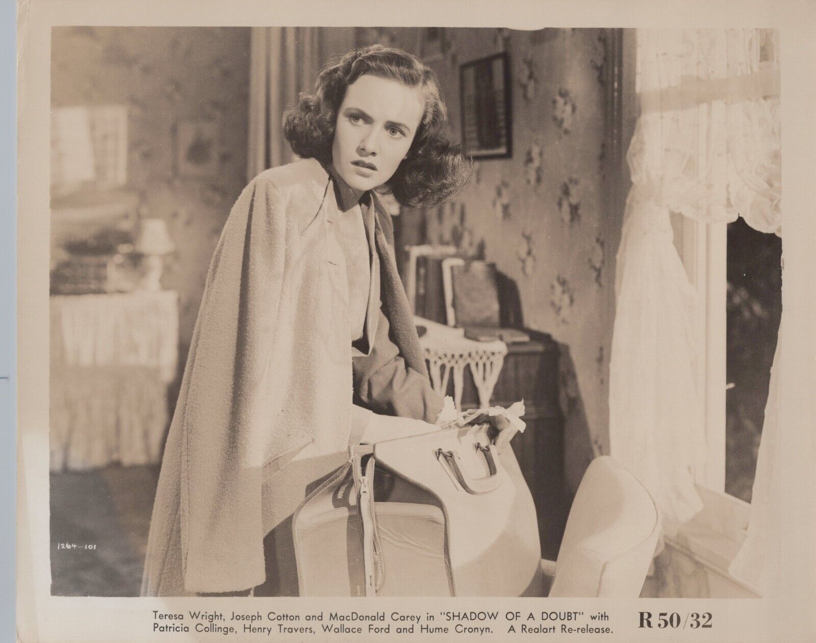 Teresa Wright in Shadow of a Doubt (1943)⭐🎬 Hollywood beauty Photo K 146