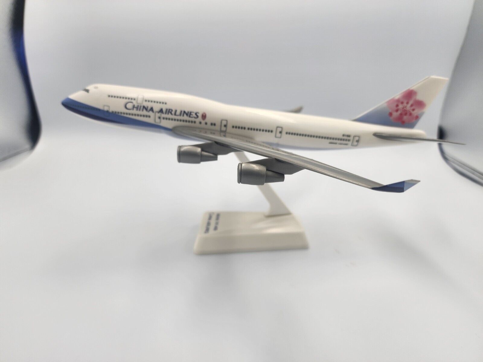 Air China Boeing 747-400P B-164 Scale 1/200 with stand