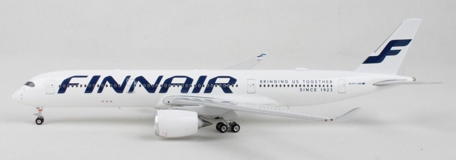 Phoenix 04517 Finnair Airbus A350-900 OH-LWR Diecast 1/400 Jet Model Airplane