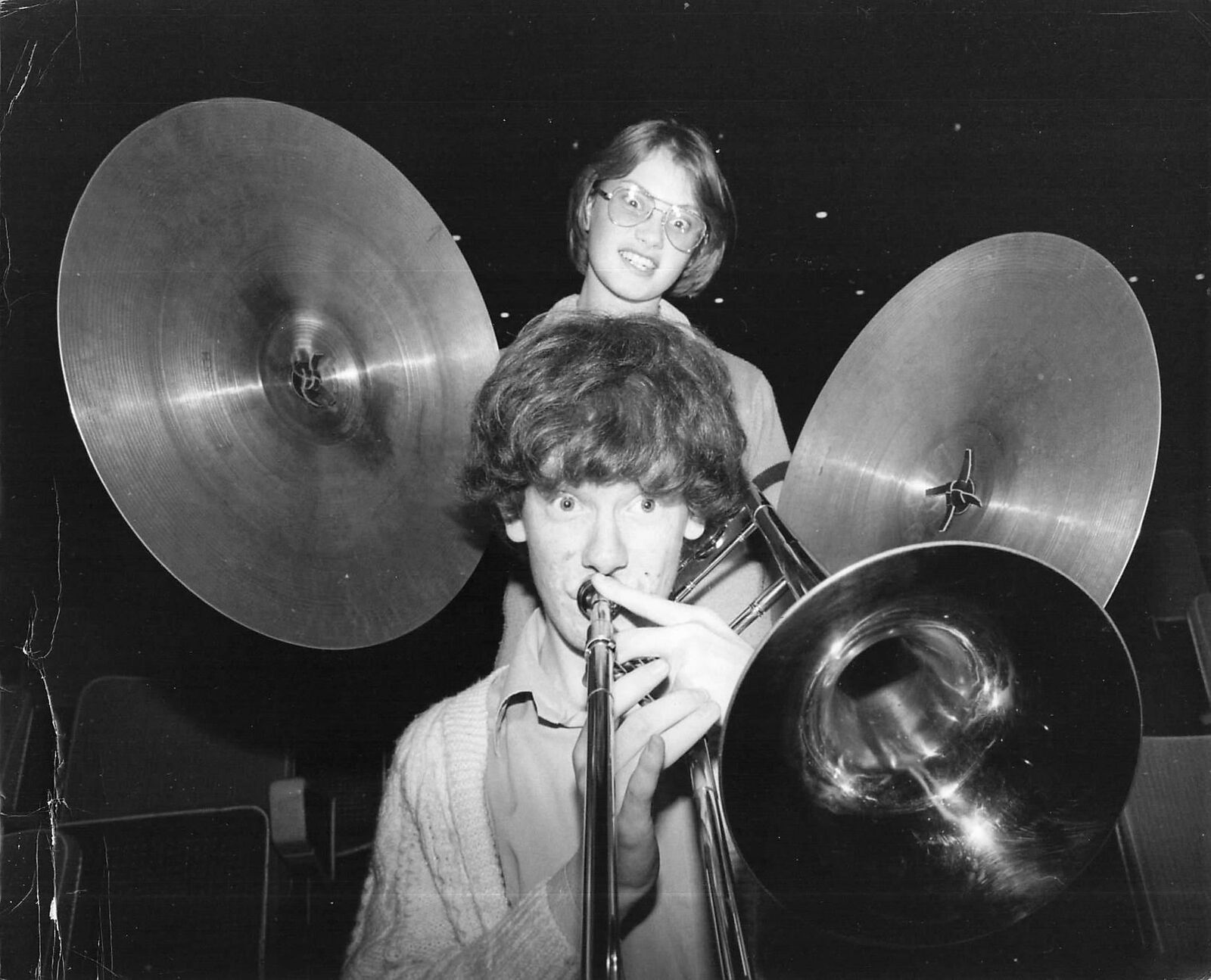 1979 Press Photo Trumpet Musician caught between Cymbals students Royal Festival