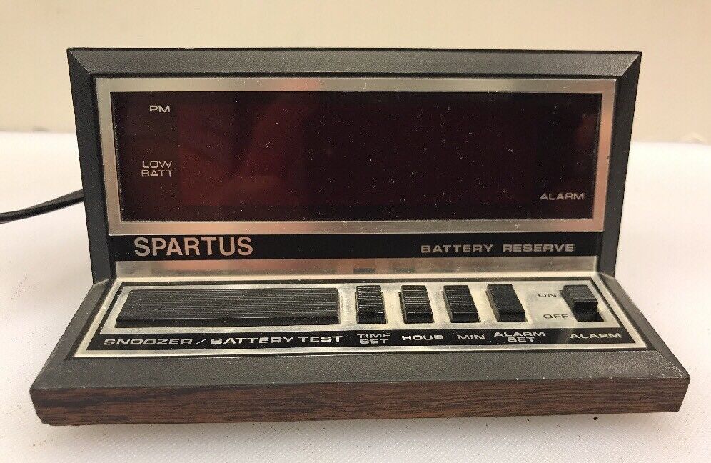Spartus Electronic Digital Alarm Clock Apollo Model 1140 WoodGrain Black Vintage