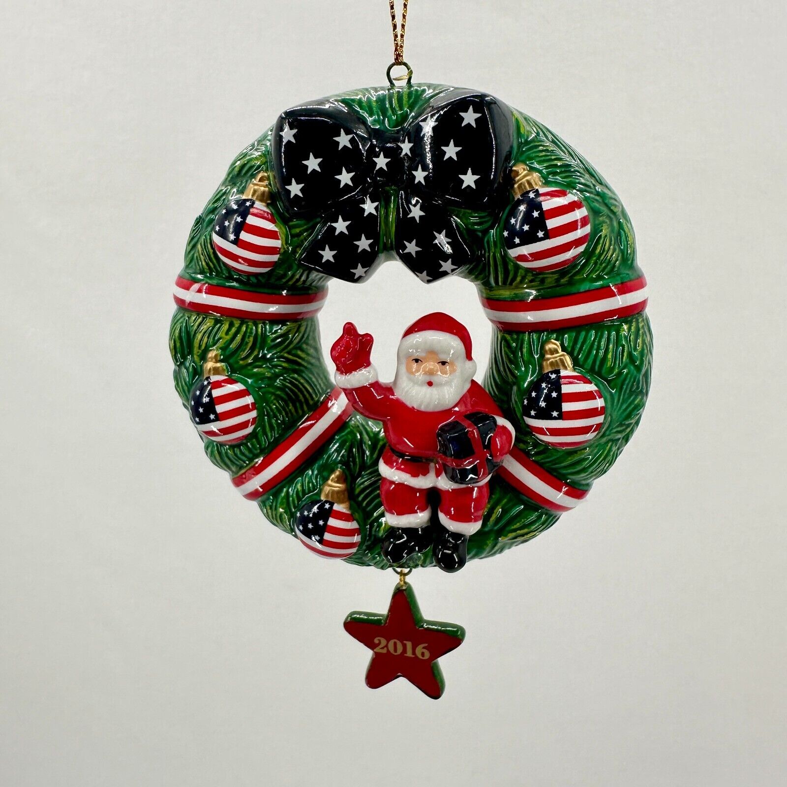 2016 Danbury Mint Christmas Wreath Santa Annual Patriotic Ornament with Box