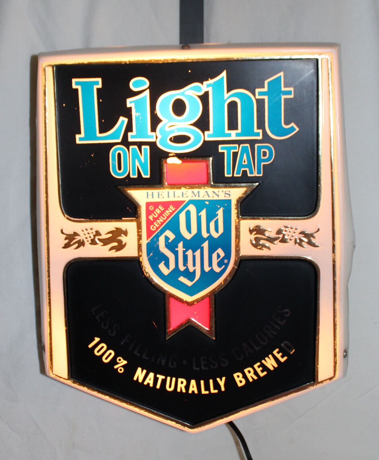 Vintage 1981 Heileman\'s Old Style Light On Tap Beer Lighted Motion Sign