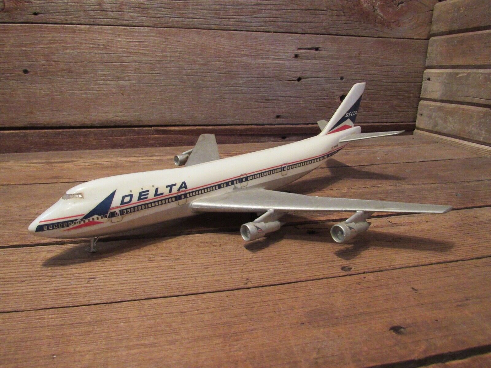 Vintage DELTA BOEING 747 N9896 Display Model AirPlane - PARTS