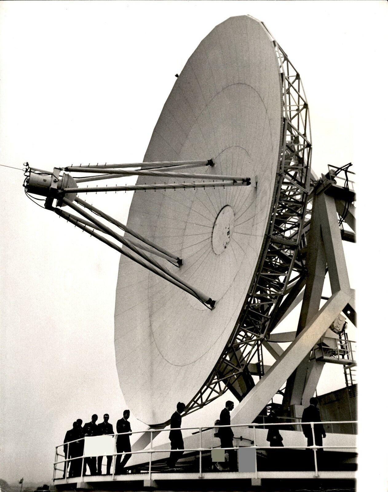 LD219 Original Photo R.A.F. INTRODUCES SKYNET COMMUNICATIONS SATELLITE SYSTEM