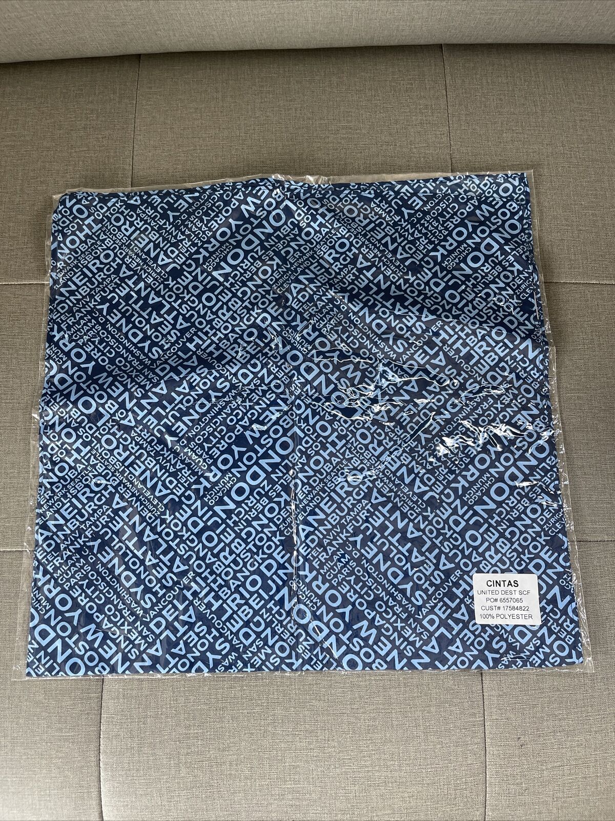United Airlines Flight Attendant Scarf New