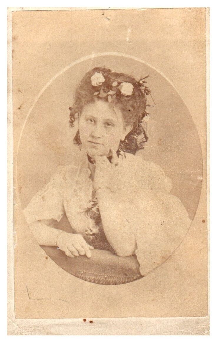 Antique 1800s CDV Photo Very Beautiful Young Woman Fort Wayne IN